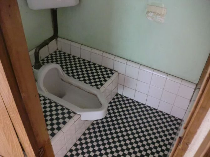 toilet001-b01