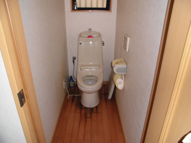 toilet002-b01
